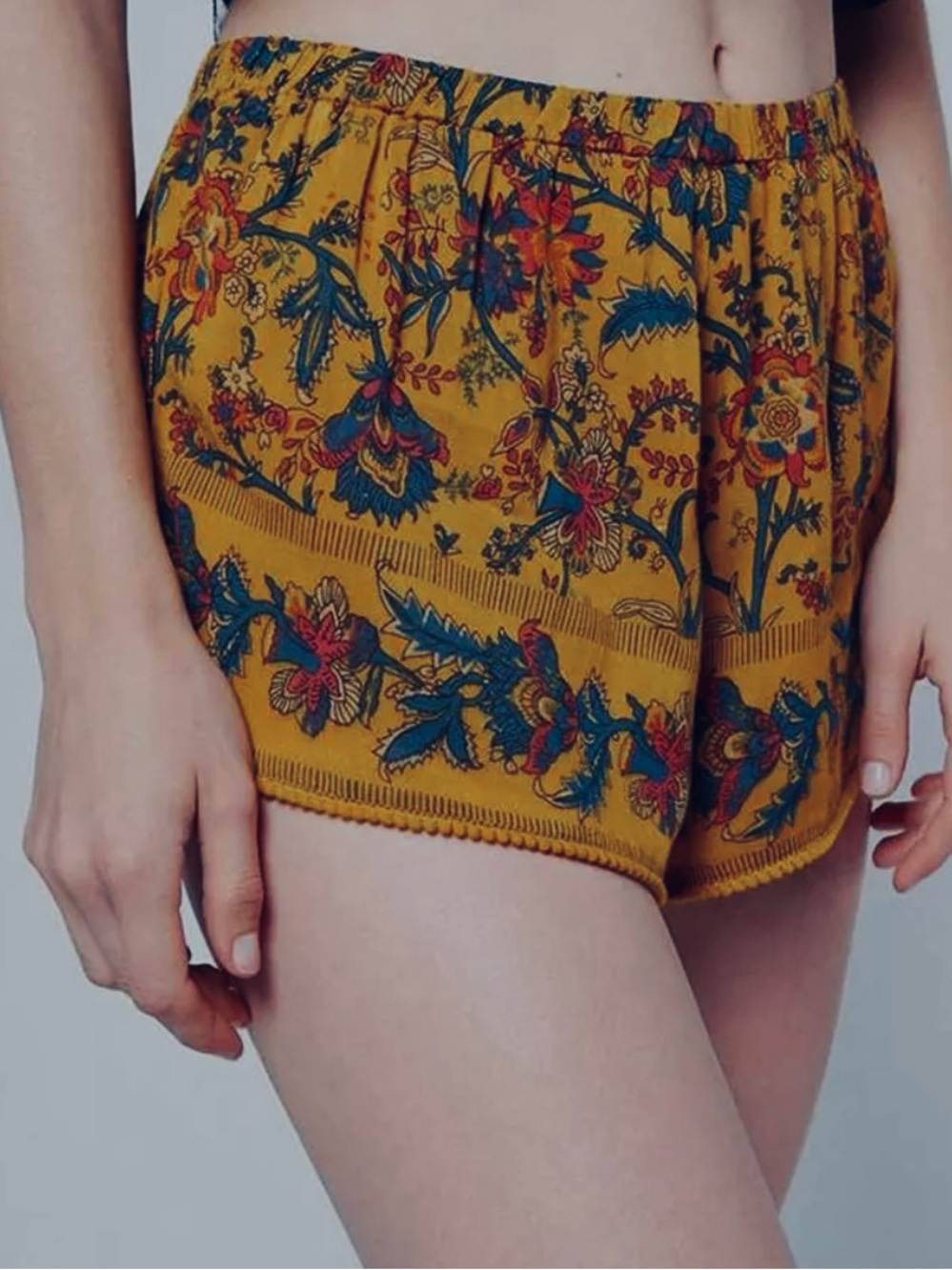 Zara TRAFALUC COLLECTION Boho Floral Shorts Mustard Color XS